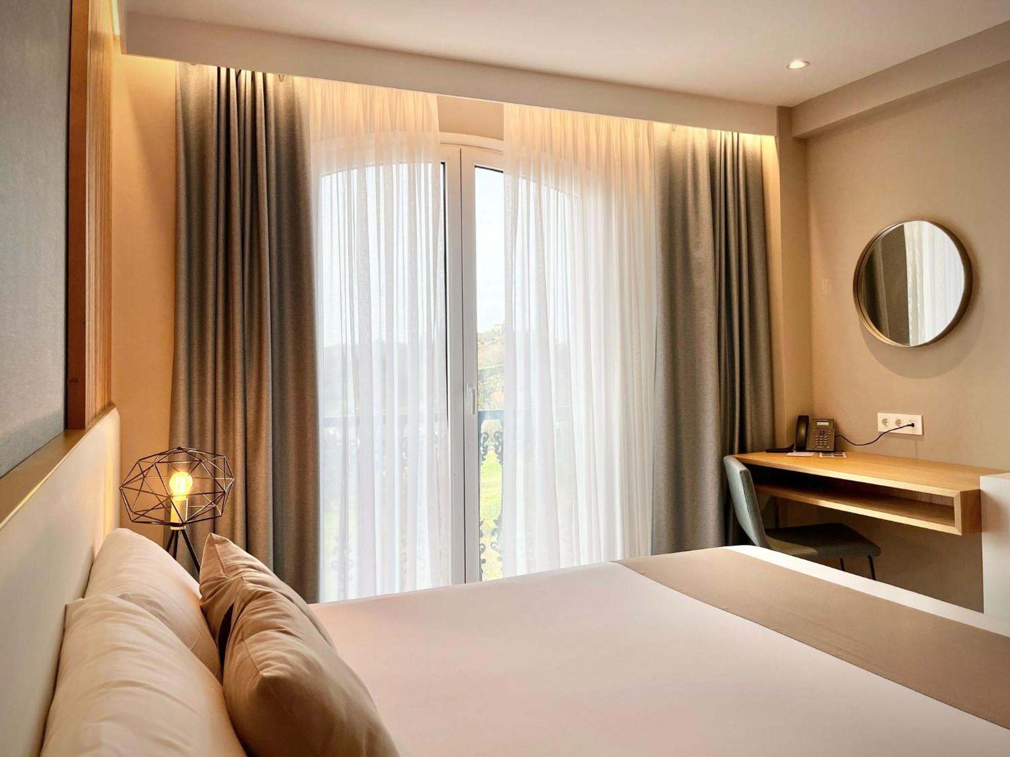 Candor Hotel 3*